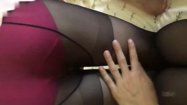 约啪长腿超漂亮的高颜值腿模姐姐给我足交 黑丝美腿超诱惑 最后感情到了就啪啪